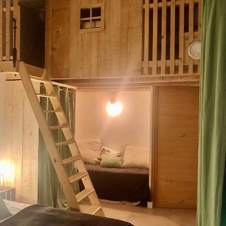 La Tour Carree Bed & Breakfast Chateauneuf-de-Gadagne Bagian luar foto