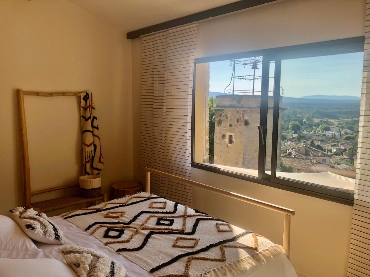 La Tour Carree Bed & Breakfast Chateauneuf-de-Gadagne Bagian luar foto